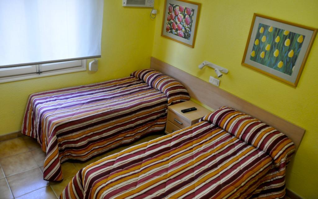 Hostal El Jardin Benidorm Phòng bức ảnh